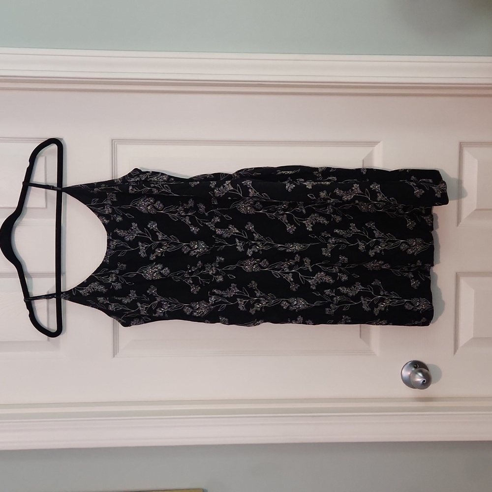 Flowered dress black n white